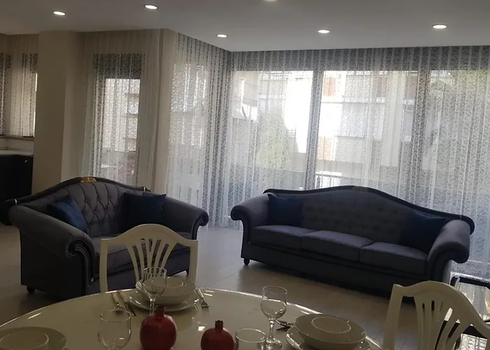 6 Central Location, Close To Beaches And Anywhere